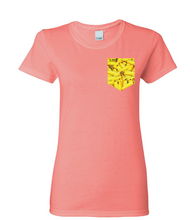 Load image into Gallery viewer, T-shirt à poche femme Juicy fruit
