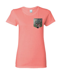 Load image into Gallery viewer, T-shirt à poche pour femme En foret
