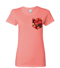 Load image into Gallery viewer, T-shirt à poche femme Juicy fruit
