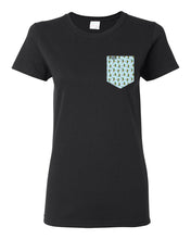 Load image into Gallery viewer, T-shirt à poche femme Les motifs
