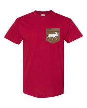 Charger l&#39;image dans la galerie, T-shirt à poche pour homme En forest
