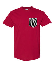 Load image into Gallery viewer, T-shirt à poche unisexe taille plus Les motifs
